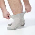 Diastuff Grip | Tenké protišmykové diabetické ponožky - bledosivé
